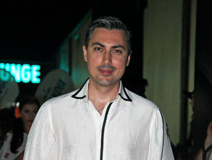 Alexandru Ciucu a facut senzatie cu o ie barbateasca. Vrea sa lanseze o colectie etno in curand