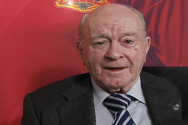 A fost un fotbalist legendar, dar la batranete si-a pierdut mintile. Gest incredibil facut de Di Stefano la 87 de ani!