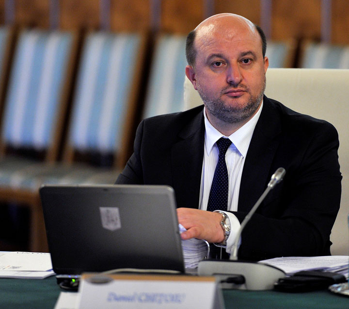 Salariile de peste 1.000 de euro scapa de suprataxare