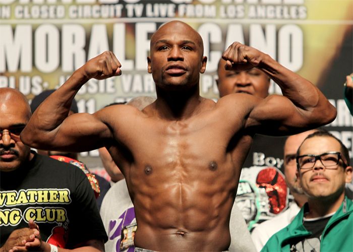 Floyd Mayweather, la un pas de a intra in istoria boxului. Vezi cu cine se bate pe 14 septembrie!