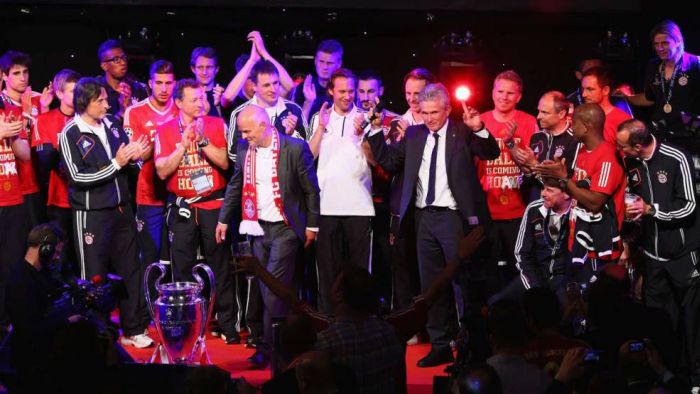 Jupp Heynckes, distractie ca la 20 de ani. Imagini de colectie de la petrecerea lui Bayern Munchen! (FOTO)
