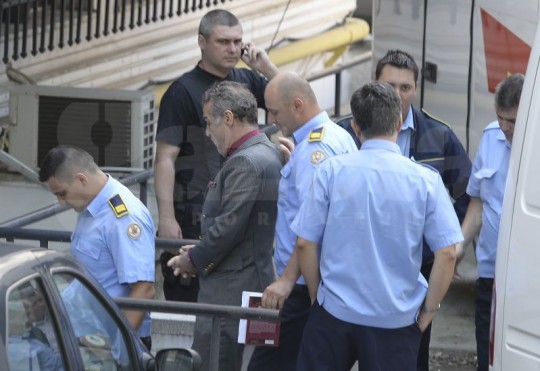 Gigi Becali, la slujba oficiata la penitenciar de calugarii de la Muntele Athos