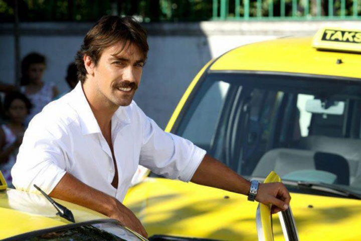„Taximetristul violator” din „Iffet”, inselat in numele lui James Cameron