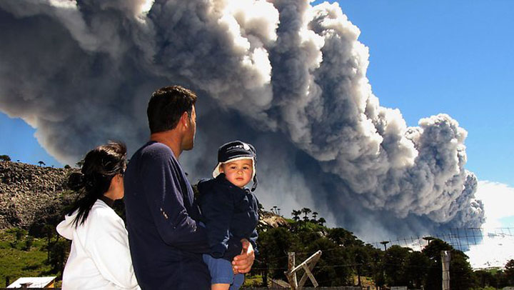 Mii de persoane evacuate din calea vulcanului Copahue