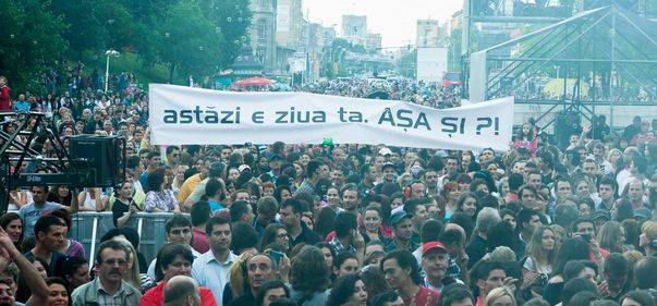 Cornel Ilie, aniversare cu peste 10 000 de invitati! Unde si-a serbat ziua solistul trupei Vunk!