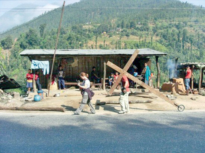 crucifix 2 - Ziarul National