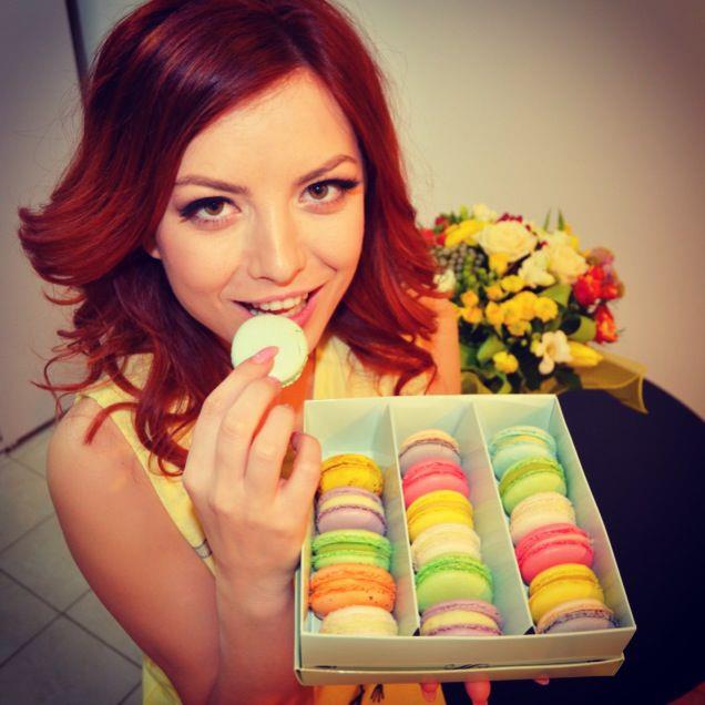Elena Gheorghe, discutii APRINSE cu fanii, pe facebook! Fotografia de la care a pornit cearta!