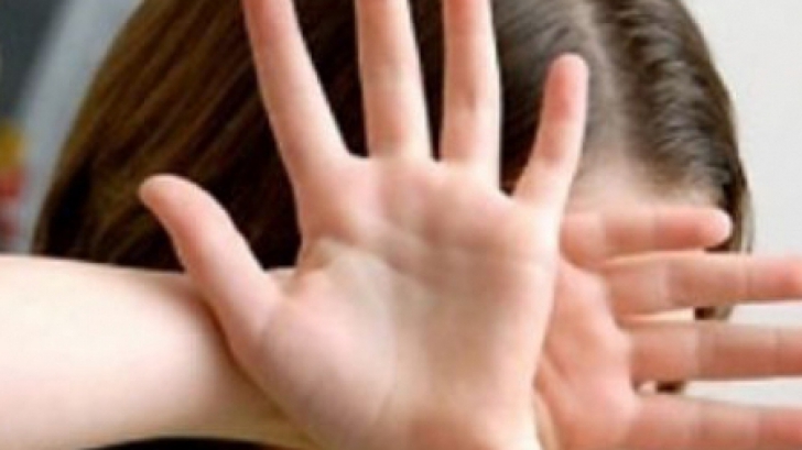 Drama la Braila: O adolescenta si-a taiat venele in toaleta scolii!