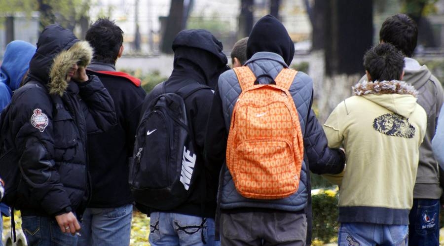 Veste PROASTA pentru elevii din Romania! Parintii vor putea monitoriza situatia absentelor pe internet!