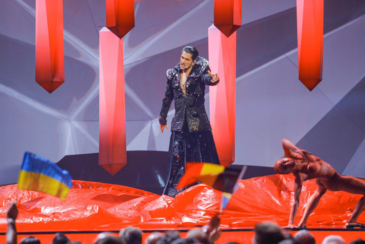 Matrapazlacurile de la Eurovision ies incet-incet la iveala! Cine i-a dat in cap lui Cezar Ouatu!