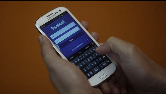 Sustinea ca este amenintata pe facebook de iubita fostului prieten,  adevarul, insa, i-a SOCAT pe politisti!