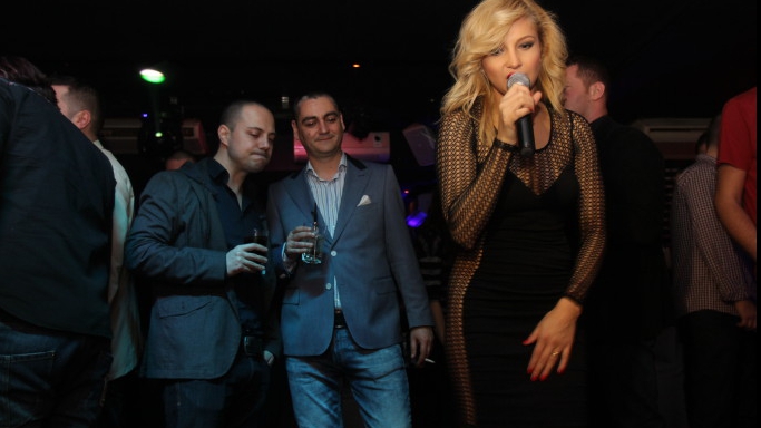 Scandal in public! Lora, la cutite cu sotul ei! (FOTO)