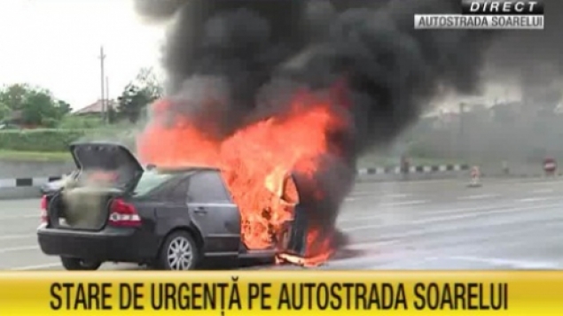 STARE DE URGENTA pe Autostrada Soarelui: Masina in FLACARI! Traficul este oprit