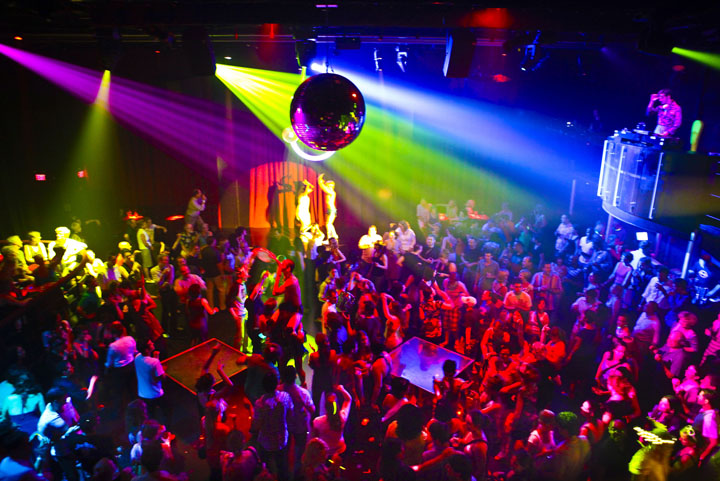 night-club - Ziarul National