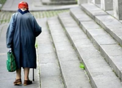 Viata bate filmul: A jefuit o pensionara din Iasi, dar s-a ales cu o riposta la care nu se astepta!