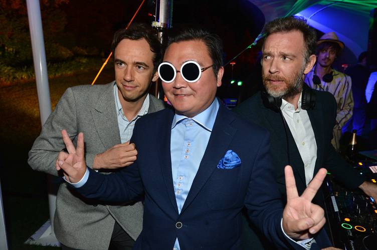 TUPEU INCREDIBIL: S-a dat drept PSY si a pacalit toate vedetele de la CANNES! (FOTO)