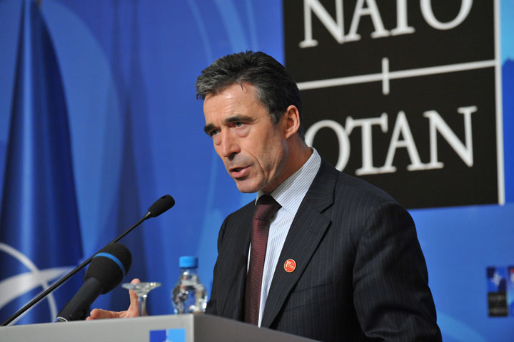 100205e-005 Press conference by the NATO Secretary General - Informal meeting of NATO Defence Ministers - Istanbul, Turkey - Ziarul National