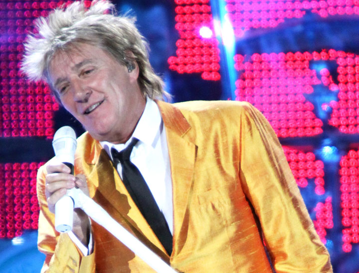 Cum a ajuns Rod Stewart in pat cu un barbat