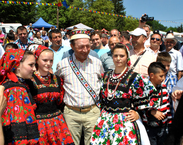 PDL si Miscarea Populara ravnesc la voturile lui Basescu
