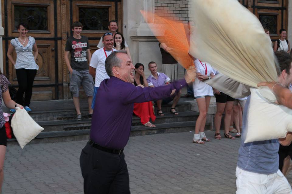 Emil Boc a fost luat la BATAIE! (FOTO/VIDEO)