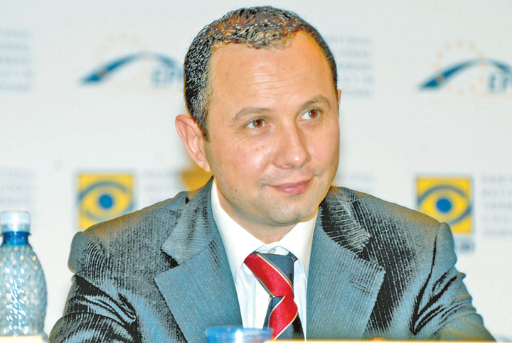 Pavelescu si Lupu se bat pe fantoma PNTCD