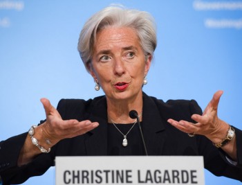 Cristine Lagarde maini ridicate - Ziarul National