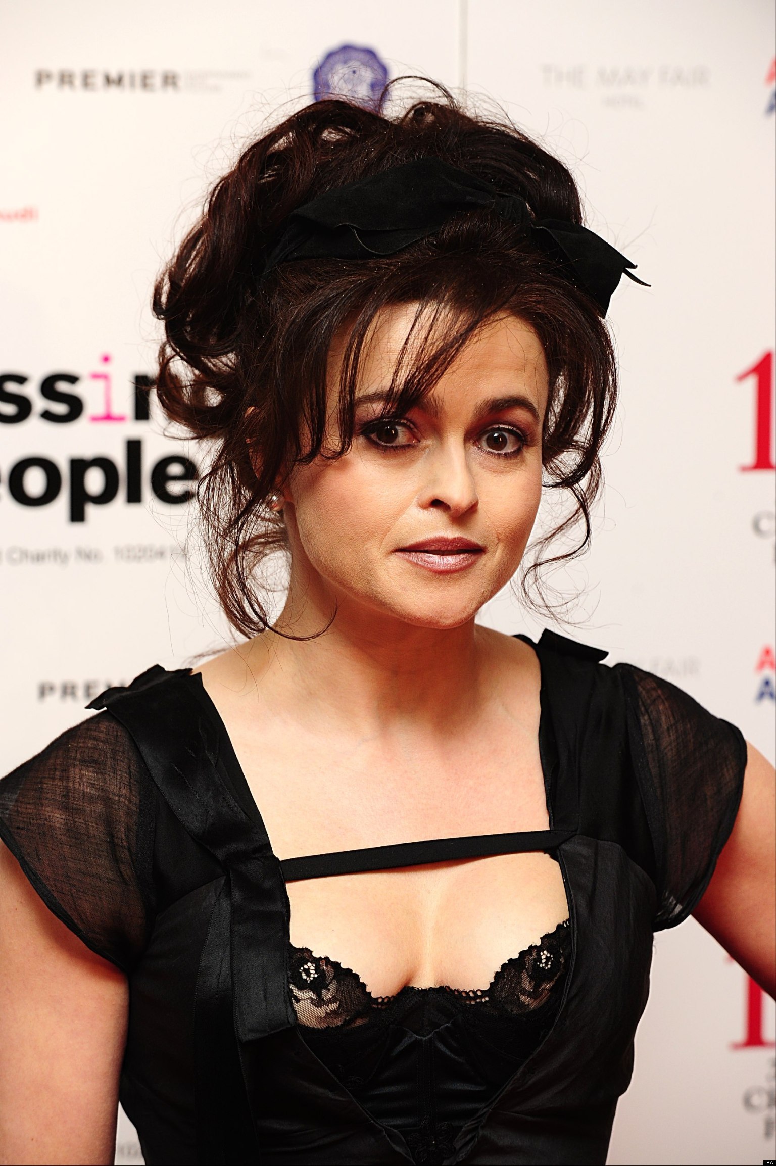 Helena Bonham Carter e noua Liz Taylor