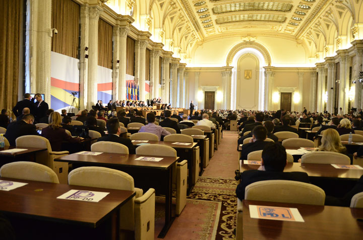 Plen Parlament - Narcis Pop (90) - Ziarul National