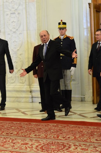Traian Basescu - Discurs Parlament - Narcis Pop (110) - Ziarul National