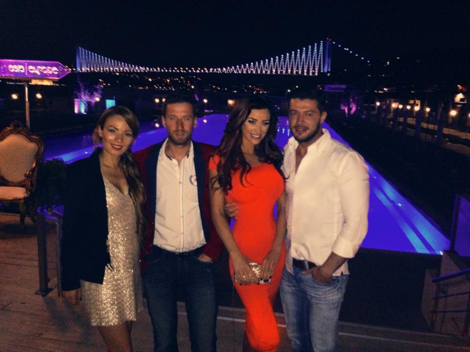 Bianca Dragusanu i-a facut un CADOU SPECIAL lui Victor Slav, de ziua lui!