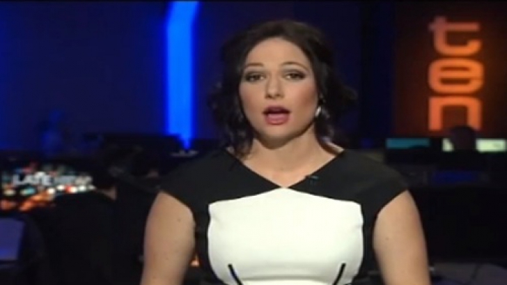 Gafa incalificabila a unei  stiriste! A inceput sa rada in timp ce prezenta: „Au murit cinci copii!”
