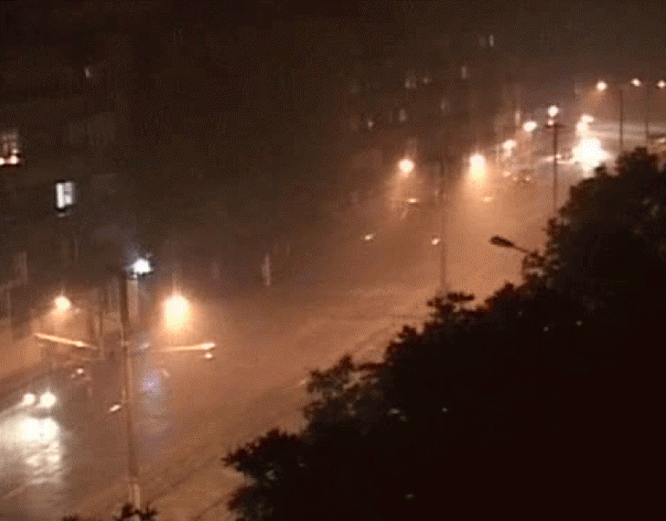 Clipe de GROAZA in Arad! Furtuna a facut PRAPAD!