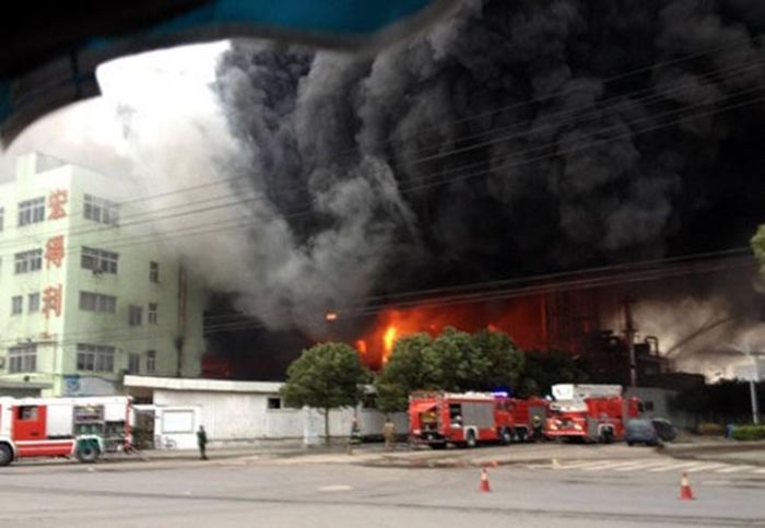 Incendiu soldat cu zeci de morti si raniti in China