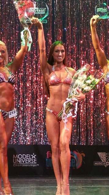 Romanca Anca Bucur este Miss Fitness Universe 2013
