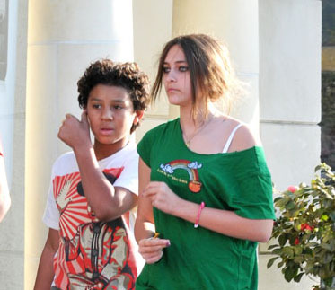 Paris Jackson rupe tacerea: “Dadaca Grace era obsedata de tata!”