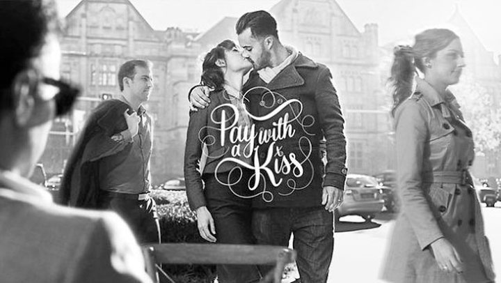 pay-with-a-kiss - Ziarul National