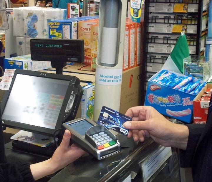 Ce s-a întâmplat în Suedia, după ce a dorit să devină o societate cashless. Avantajele şi dezavantajele plăţilor cu cardul