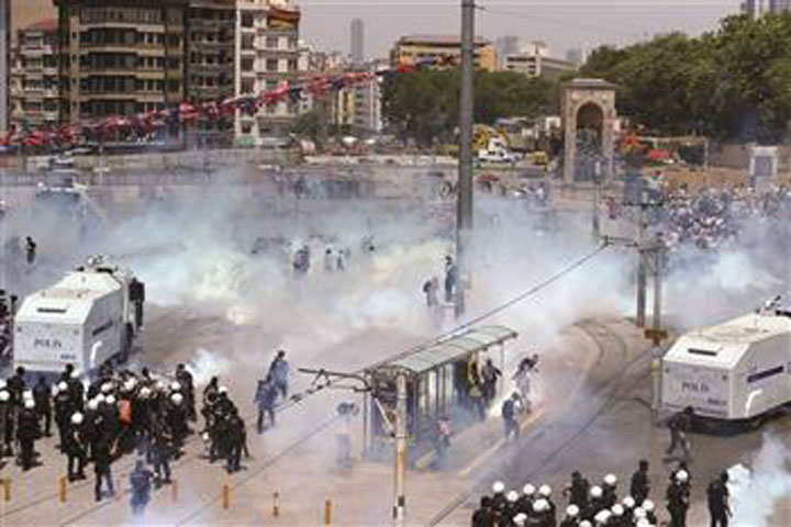 taksim politie - Ziarul National