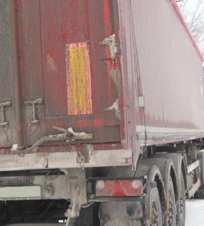 Un TIR scapat de sub control a semanat panica intr-o intersectie din Bucuresti!
