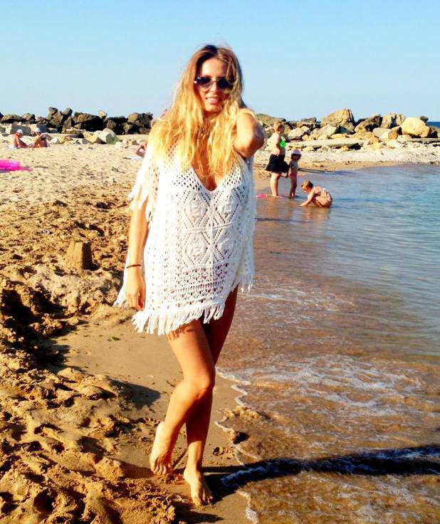 Andreea Banica, relaxare totala la malul marii! “Esti superba!”