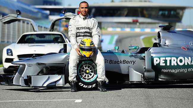 FORMULA 1: Debut in forta pentru Lewis Hamilton. Englezul a facut legea la Melbourne!