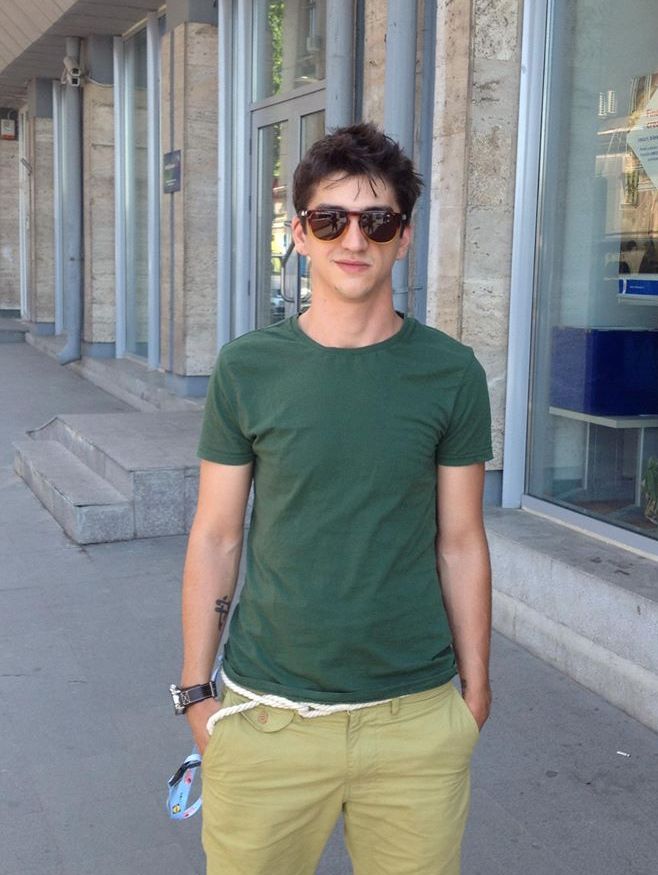 Petru Buiuca incearca sa-si uite fosta iubita! Gateste non-stop!