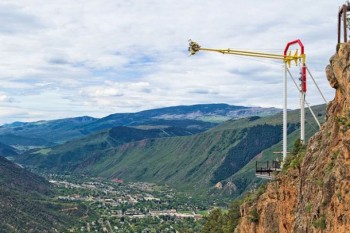 Giant-Canyon-Swing-550x366 - Ziarul National