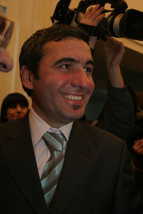 Noi probleme pentru clubul giulestean: Hagi vrea falimentul Rapidului