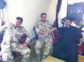 Mahrous (care imbraca uniforma ASL cand se duce acasa), Abu Mahrous si dr.Firas - Ziarul National