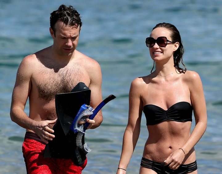 Olivia-Wilde-Bikinis-With-Jason-Sudeikis-In-Hawaii-5-739x1024 - Ziarul National