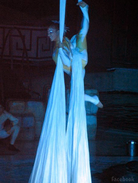 Sarah_Guyard-Guillot_Cirque_du_Soleil_performing - Ziarul National