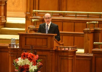 Traian Basescu - Discurs Basescu Parlament - Narcis Pop (9) - Ziarul National