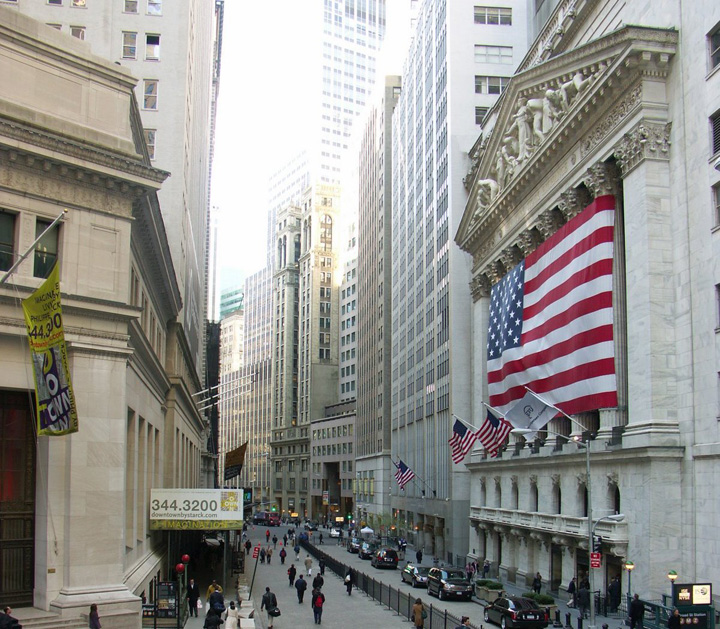 Bancherii de pe Wall Street fac bani ca inainte de criza