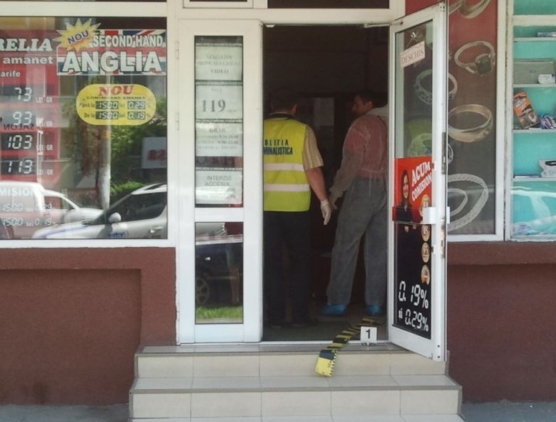 Jaf la o casa de amanet din Iasi: Au disparut bani si bijuterii din aur